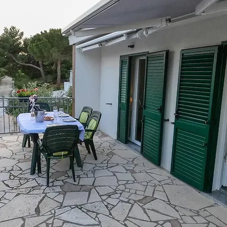 Kn House With Two Near Sea Hébergement de vacances Rogoznica (Sibenik-Knin)