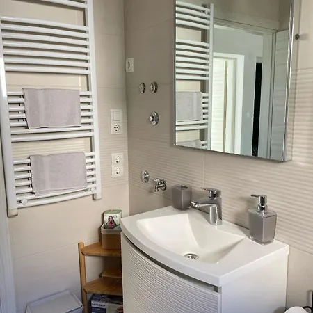 Сasa de vacaciones Kn House With Two Near Sea *