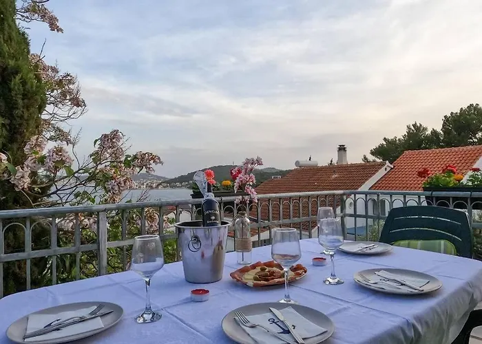 Kn House With Two Near Sea * Rogoznica (Sibenik-Knin)