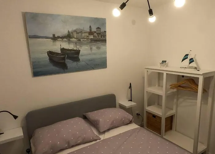 Vikendica Kn House With Two Near Sea