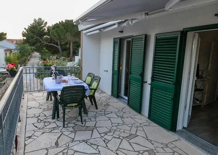 Kn House With Two Near Sea Vikendica Rogoznica (Sibenik-Knin)