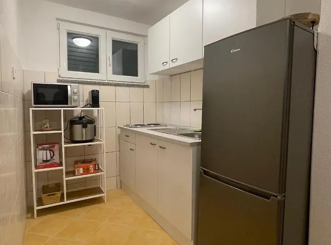 Kn House With Two Near Sea Rogoznica (Sibenik-Knin)