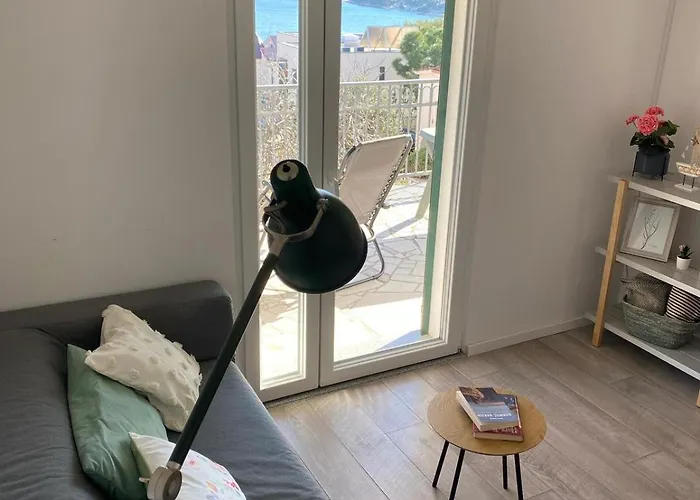 Kn House With Two Near Sea Vikendica